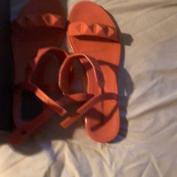 Sandals/new one pair in box other pair no box - Picture 5 of 8